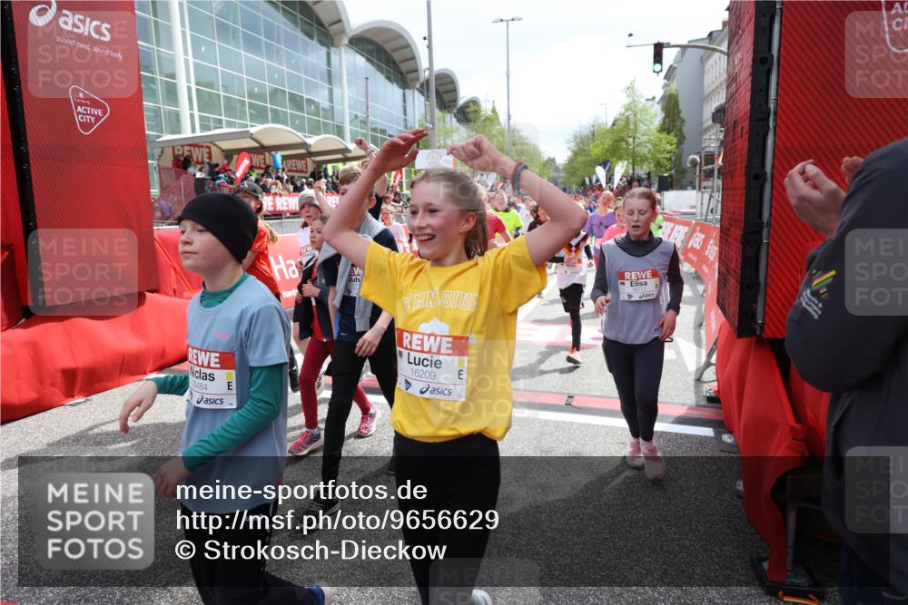 25.04.2026 - Das Zehntel Strokosch-Dieckow http://msf.ph/oto/9656629 25.04.2026 14:56:34 Ziel 15072, 15073, 15075, 15081, 15125, 15365, 15422, 15618, 15715, 15814, 15844, 16005, 16014, 16036, 16041, 16043, 16169, 16209, 16438, 16484, 16607, 16634, 16664, 16712, 16772, 16812, 16866, 16872, 16894, 16924, 17165, 17338, 17453, 17557, 17670, 17753, 17945, 17968, 17985, 18012, 18135, 18160, 18270 meine-sportfotos.de