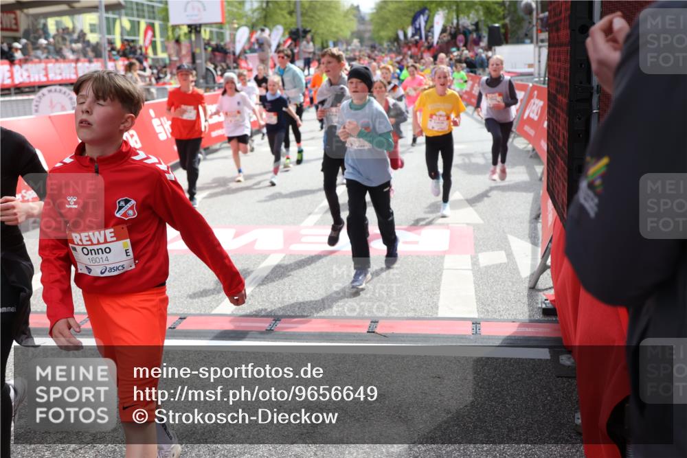 25.04.2026 - Das Zehntel Strokosch-Dieckow http://msf.ph/oto/9656649 25.04.2026 14:56:32 Ziel 15072, 15073, 15075, 15081, 15125, 15422, 15589, 15638, 15715, 16014, 16036, 16041, 16043, 16169, 16209, 16484, 16634, 16772, 16866, 16872, 16894, 16924, 17338, 17453, 17533, 17557, 17583, 17670, 17753, 17945, 17968, 18012, 18160, 18173 meine-sportfotos.de