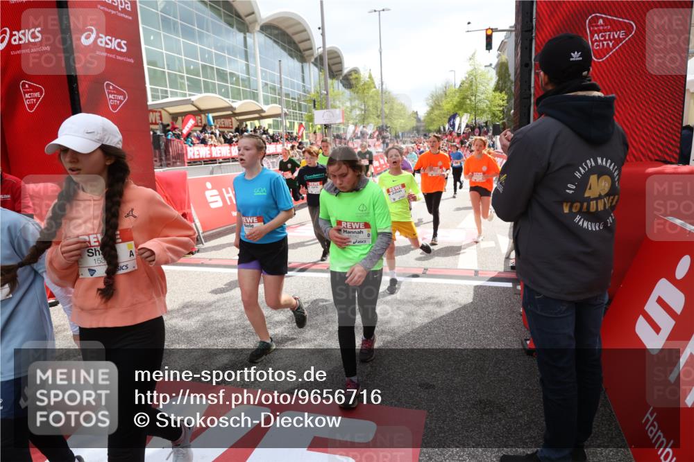 25.04.2026 - Das Zehntel Strokosch-Dieckow http://msf.ph/oto/9656716 25.04.2026 14:56:20 Ziel 15025, 15077, 15110, 15112, 15196, 15306, 15342, 15564, 15654, 15696, 15847, 15848, 16261, 16275, 16282, 16283, 16473, 16777, 16827, 17041, 17044, 17093, 17197, 17228, 17330, 17381, 17638, 17841, 18094, 18100, 18279 meine-sportfotos.de