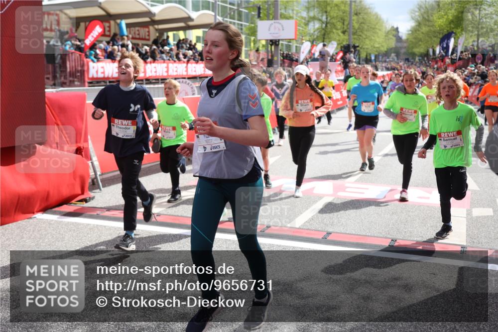 25.04.2026 - Das Zehntel Strokosch-Dieckow http://msf.ph/oto/9656731 25.04.2026 14:56:18 Ziel 15025, 15077, 15110, 15189, 15196, 15306, 15342, 15564, 15654, 15696, 15746, 15825, 15847, 15848, 16053, 16261, 16275, 16282, 16283, 16473, 16777, 16827, 16842, 16885, 17044, 17197, 17228, 17330, 17381, 17638, 18094, 18279, 18329 meine-sportfotos.de
