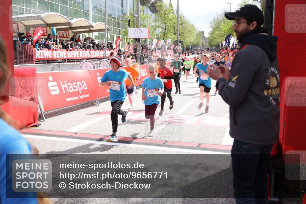 25.04.2026 - Das Zehntel Strokosch-Dieckow http://msf.ph/oto/9656771 25.04.2026 14:56:12 Ziel 15025, 15050, 15189, 15194, 15209, 15468, 15620, 15654, 15746, 15825, 15951, 16053, 16185, 16842, 16845, 16885, 17089, 17228, 17549, 18329 meine-sportfotos.de