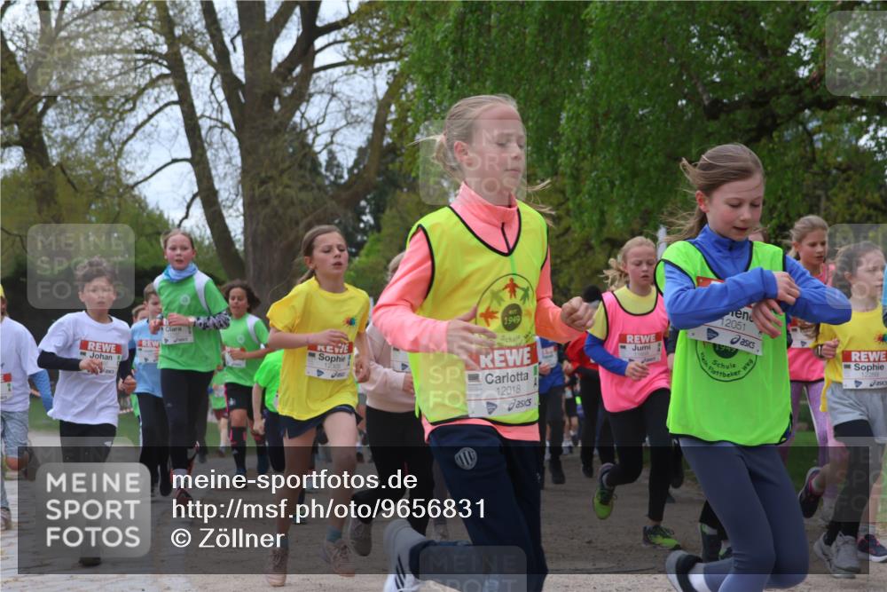 25.04.2026 - Das Zehntel Zöllner http://msf.ph/oto/9656831 25.04.2026 11:42:17 Laufen 1949, 12305, 12018, 12051, 1949, 12289 meine-sportfotos.de