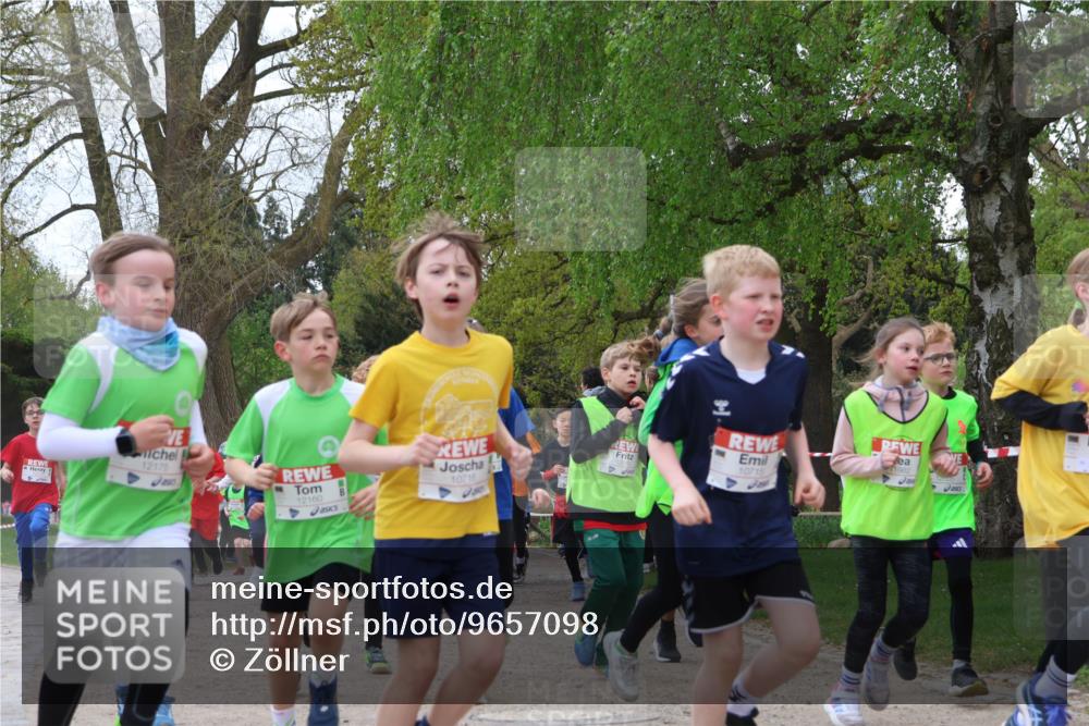 25.04.2026 - Das Zehntel Zöllner http://msf.ph/oto/9657098 25.04.2026 11:42:26 Laufen 12175, 12160, 10716, 10715, 1982 meine-sportfotos.de