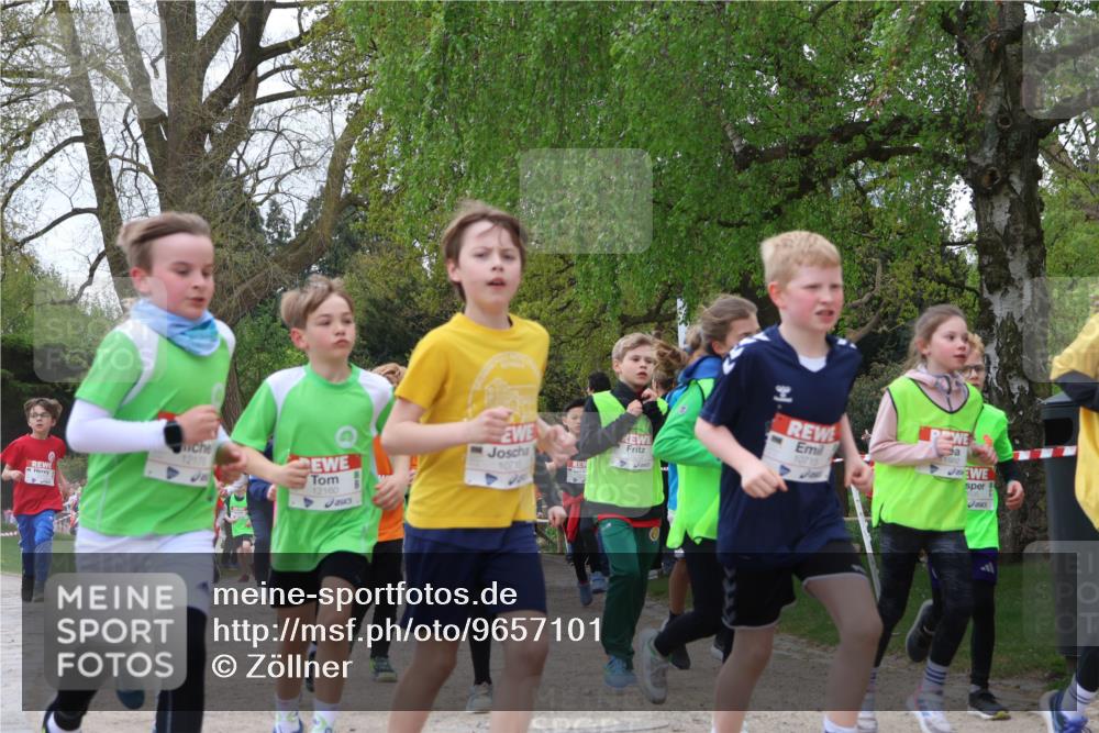25.04.2026 - Das Zehntel Zöllner http://msf.ph/oto/9657101 25.04.2026 11:42:26 Laufen 10716, 12175, 12160, 10715, 605 meine-sportfotos.de