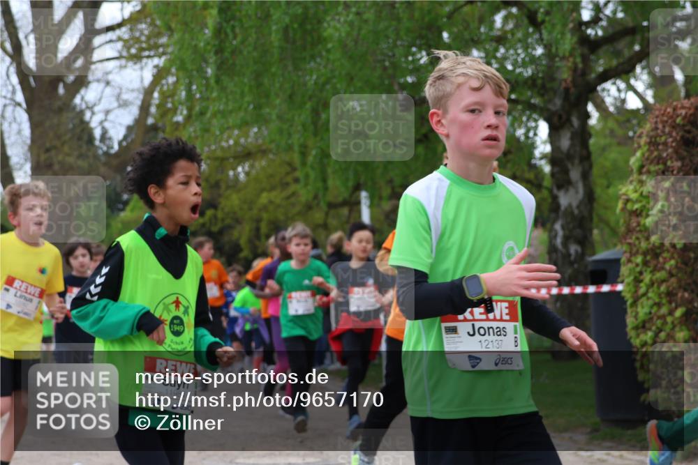 25.04.2026 - Das Zehntel Zöllner http://msf.ph/oto/9657170 25.04.2026 11:42:27 Laufen 1949, 11984, 12137 meine-sportfotos.de