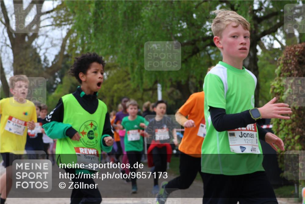 25.04.2026 - Das Zehntel Zöllner http://msf.ph/oto/9657173 25.04.2026 11:42:27 Laufen 1949, 12137, 11984 meine-sportfotos.de