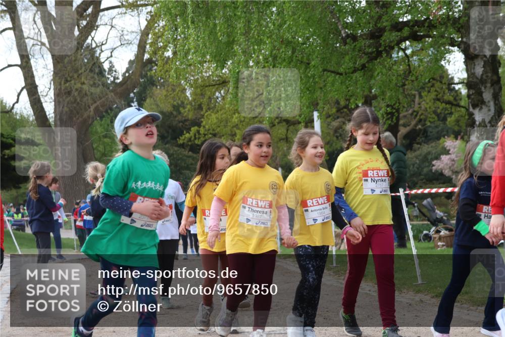 25.04.2026 - Das Zehntel Zöllner http://msf.ph/oto/9657850 25.04.2026 07:48:10 Laufen 2311, 1977, 1954, 2757 meine-sportfotos.de