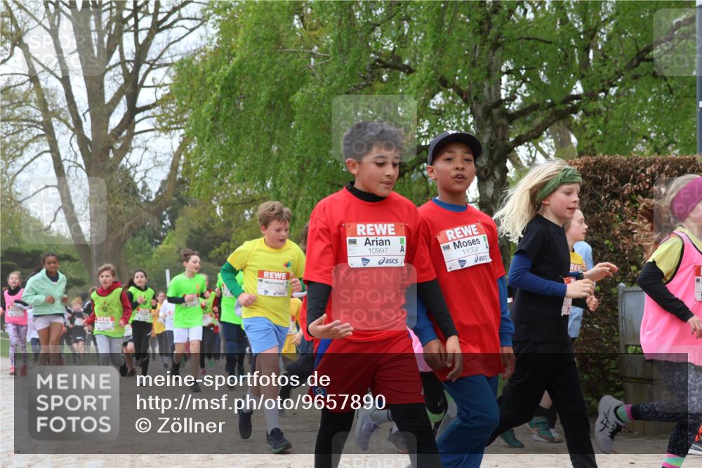 25.04.2026 - Das Zehntel Zöllner http://msf.ph/oto/9657890 25.04.2026 11:42:49 Laufen 10997, 11004 meine-sportfotos.de