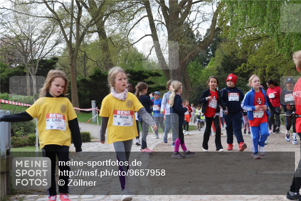 25.04.2026 - Das Zehntel Zöllner http://msf.ph/oto/9657958 25.04.2026 07:48:15 Laufen 1978, 1984, 1 meine-sportfotos.de