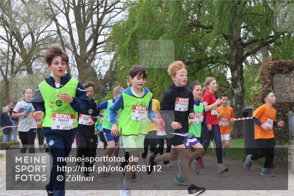 25.04.2026 - Das Zehntel Zöllner http://msf.ph/oto/9658112 25.04.2026 11:42:56 Laufen 1949, 11990, 12006 meine-sportfotos.de
