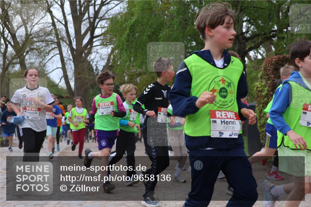 25.04.2026 - Das Zehntel Zöllner http://msf.ph/oto/9658136 25.04.2026 11:42:57 Laufen 10, 10026, 1949, 12006 meine-sportfotos.de