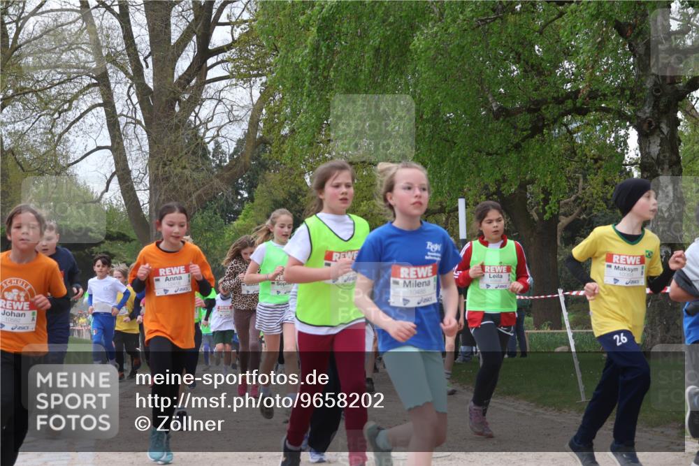 25.04.2026 - Das Zehntel Zöllner http://msf.ph/oto/9658202 25.04.2026 11:42:59 Laufen 10582, 12418, 10485, 10391, 26 meine-sportfotos.de