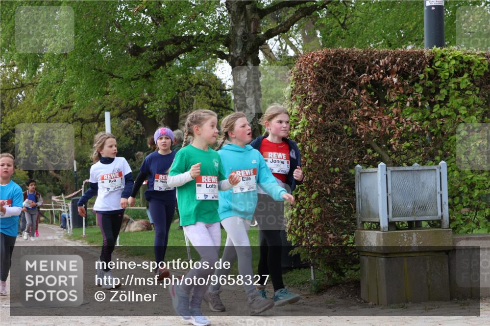 25.04.2026 - Das Zehntel Zöllner http://msf.ph/oto/9658327 25.04.2026 07:48:32 Laufen 1982, 1960, 1980 meine-sportfotos.de
