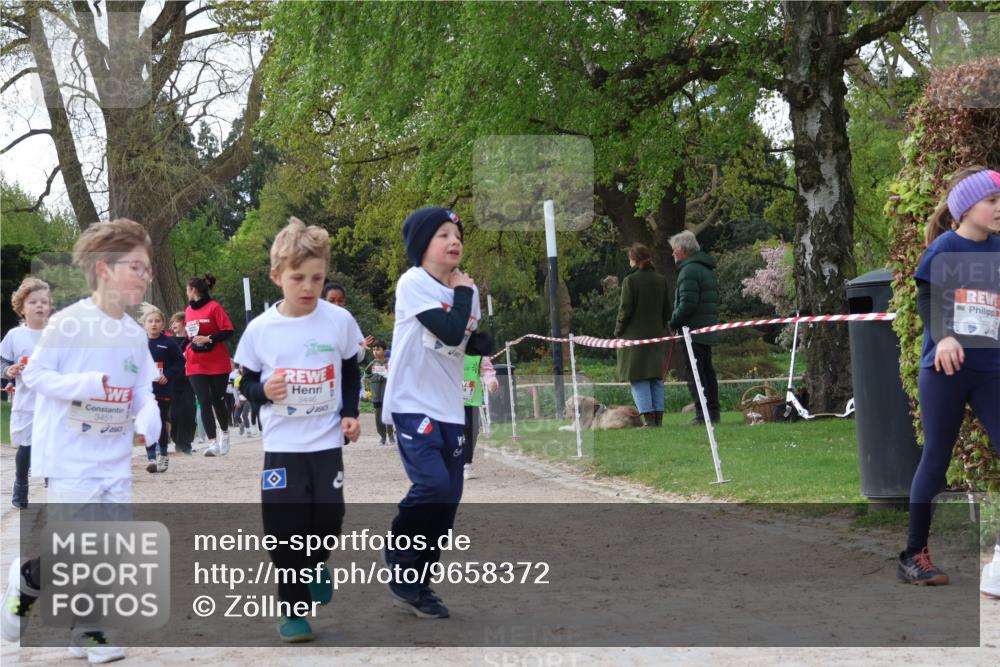 25.04.2026 - Das Zehntel Zöllner http://msf.ph/oto/9658372 25.04.2026 07:48:34 Laufen 3451, 3446 meine-sportfotos.de