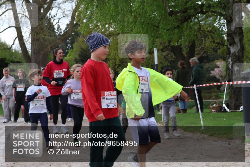 25.04.2026 - Das Zehntel Zöllner http://msf.ph/oto/9658495 25.04.2026 07:48:38 Laufen 230, 3437, 3953, 2545, 2530 meine-sportfotos.de