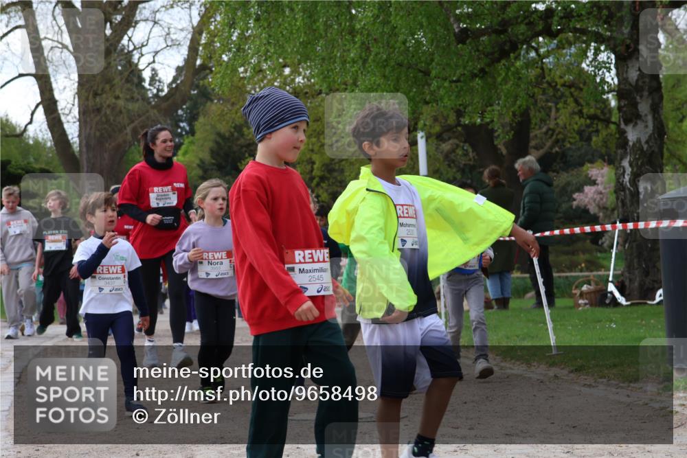 25.04.2026 - Das Zehntel Zöllner http://msf.ph/oto/9658498 25.04.2026 07:48:38 Laufen 230, 3437, 2545, 2530 meine-sportfotos.de