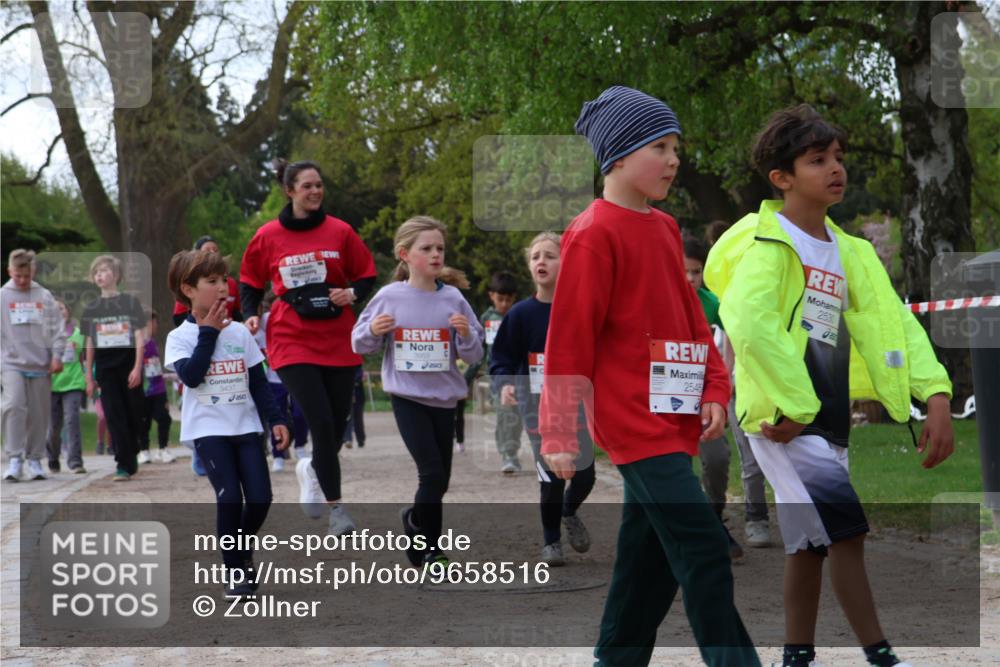25.04.2026 - Das Zehntel Zöllner http://msf.ph/oto/9658516 25.04.2026 07:48:39 Laufen 331, 3437, 3953, 2545, 2530 meine-sportfotos.de