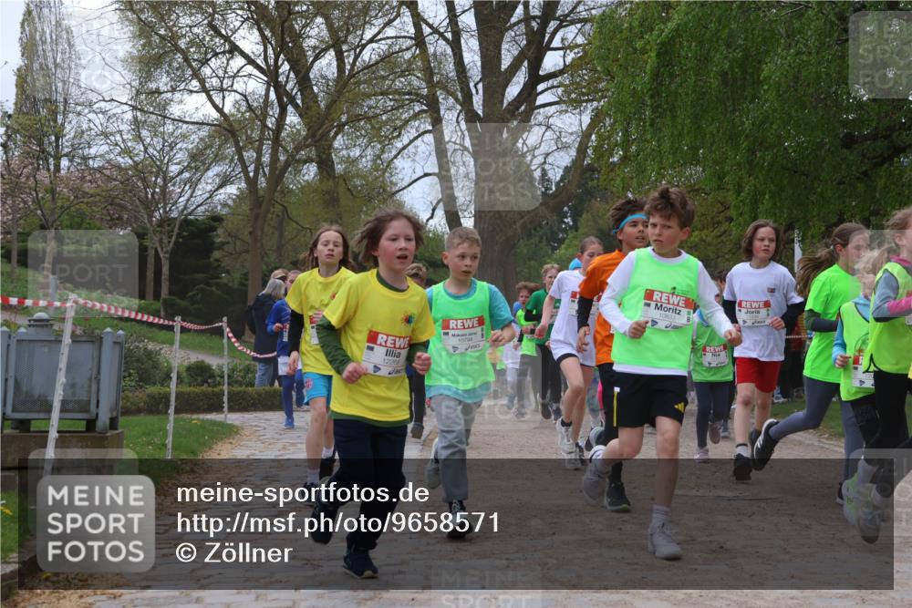 25.04.2026 - Das Zehntel Zöllner http://msf.ph/oto/9658571 25.04.2026 11:43:09 Laufen 12268, 10794, 10833 meine-sportfotos.de