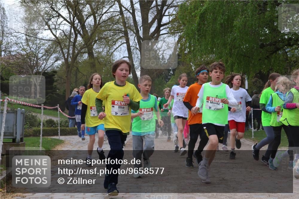 25.04.2026 - Das Zehntel Zöllner http://msf.ph/oto/9658577 25.04.2026 11:43:09 Laufen 12268, 10794, 10833, 11934 meine-sportfotos.de