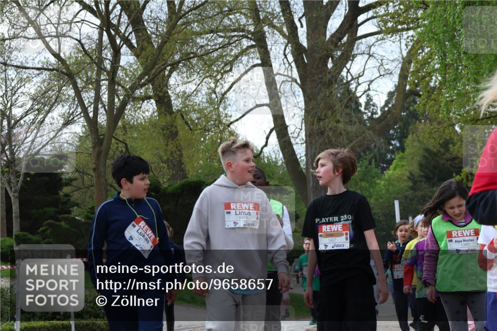25.04.2026 - Das Zehntel Zöllner http://msf.ph/oto/9658657 25.04.2026 07:48:46 Laufen 147, 1476, 230, 1427, 1360 meine-sportfotos.de