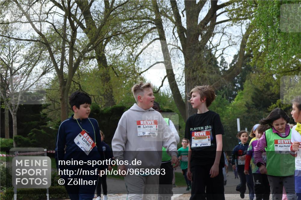 25.04.2026 - Das Zehntel Zöllner http://msf.ph/oto/9658663 25.04.2026 07:48:46 Laufen 1477, 1476, 230, 1427, 1360 meine-sportfotos.de
