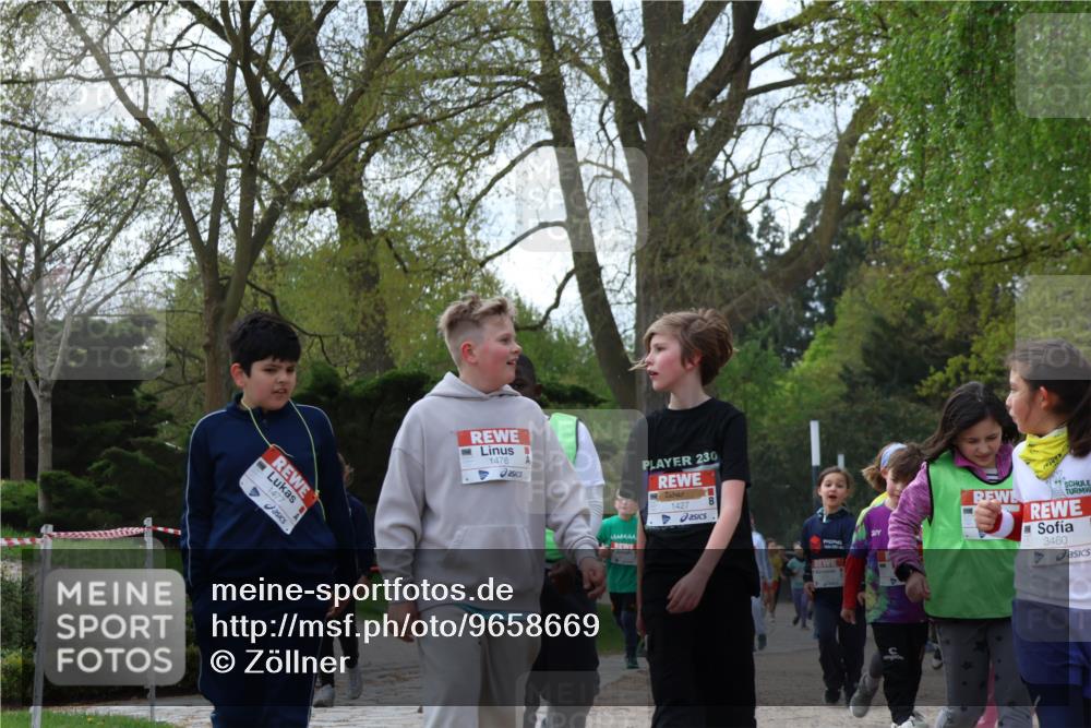 25.04.2026 - Das Zehntel Zöllner http://msf.ph/oto/9658669 25.04.2026 07:48:46 Laufen 1476, 230, 1427, 3460 meine-sportfotos.de