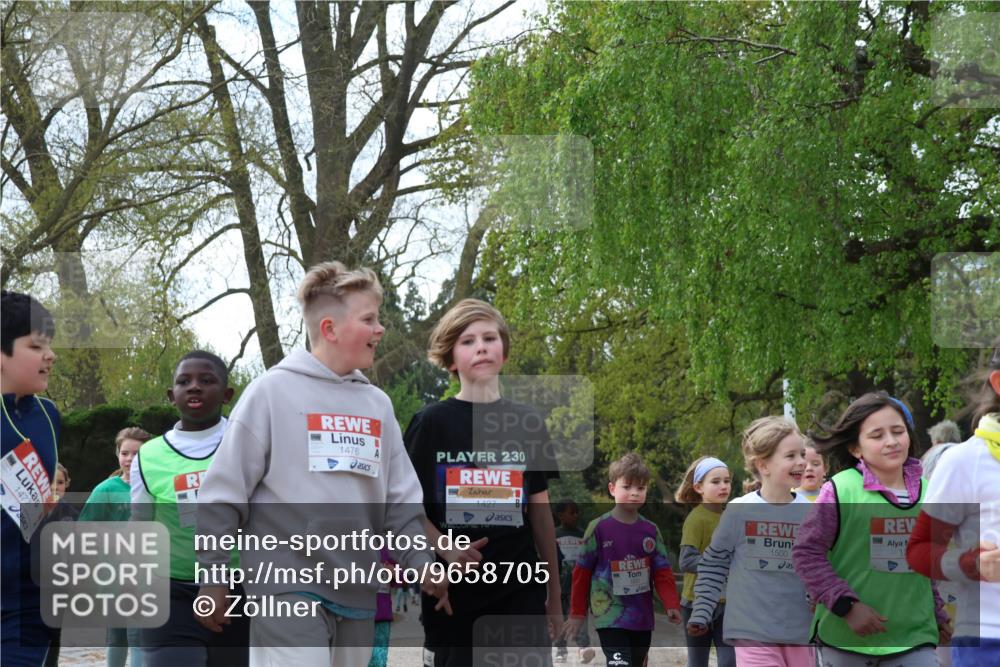 25.04.2026 - Das Zehntel Zöllner http://msf.ph/oto/9658705 25.04.2026 07:48:48 Laufen 1477, 1476, 230, 1427, 1500 meine-sportfotos.de