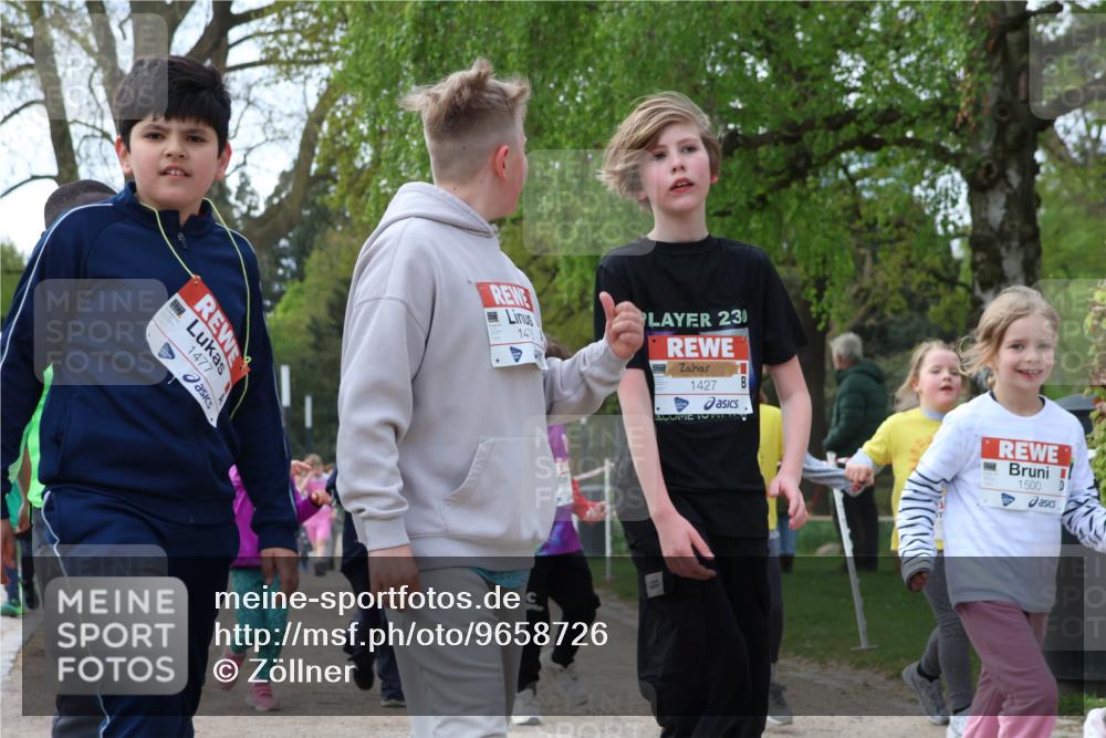 25.04.2026 - Das Zehntel Zöllner http://msf.ph/oto/9658726 25.04.2026 07:48:49 Laufen 1477, 147, 230, 1427, 1500 meine-sportfotos.de