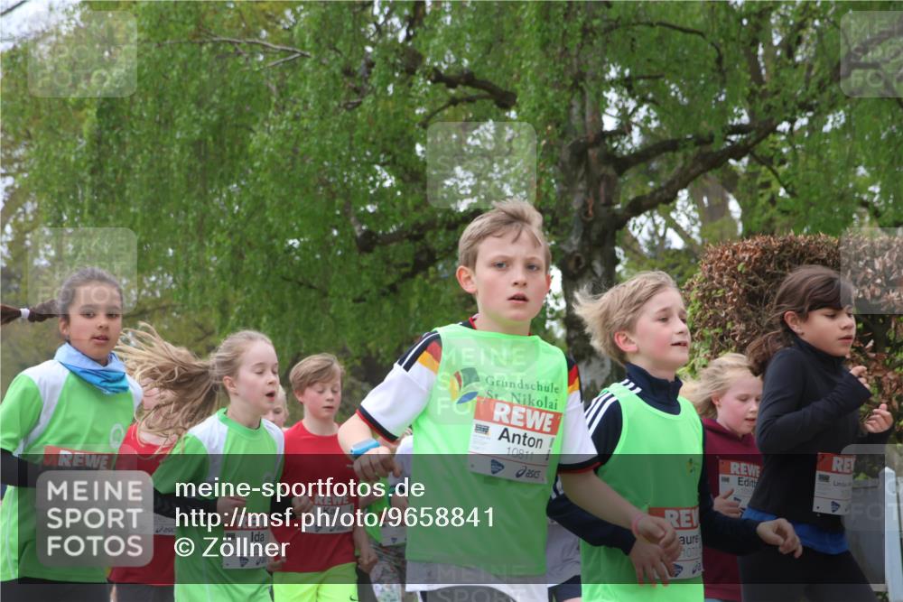 25.04.2026 - Das Zehntel Zöllner http://msf.ph/oto/9658841 25.04.2026 11:43:16 Laufen 10262, 12125, 10263, 10811, 1073, 105 meine-sportfotos.de
