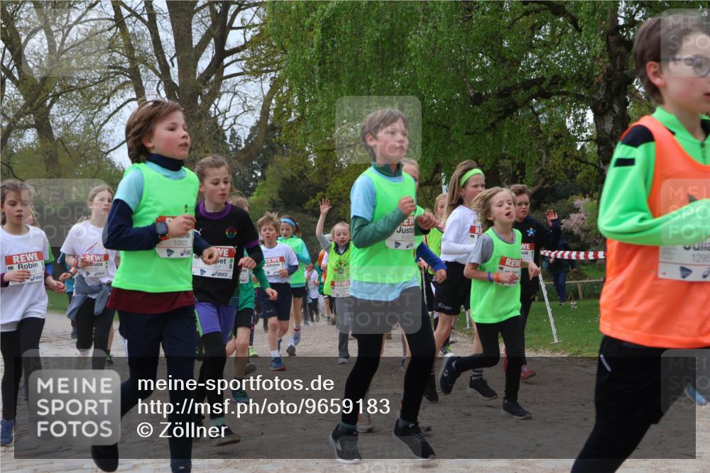 25.04.2026 - Das Zehntel Zöllner http://msf.ph/oto/9659183 25.04.2026 11:43:31 Laufen 10823, 10357, 4, 10824, 1296 meine-sportfotos.de