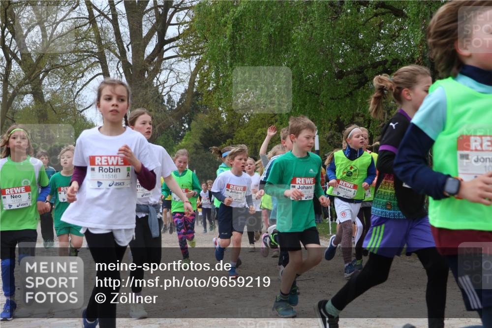 25.04.2026 - Das Zehntel Zöllner http://msf.ph/oto/9659219 25.04.2026 11:43:32 Laufen 12103, 10619, 11516, 148, 11992, 10 meine-sportfotos.de