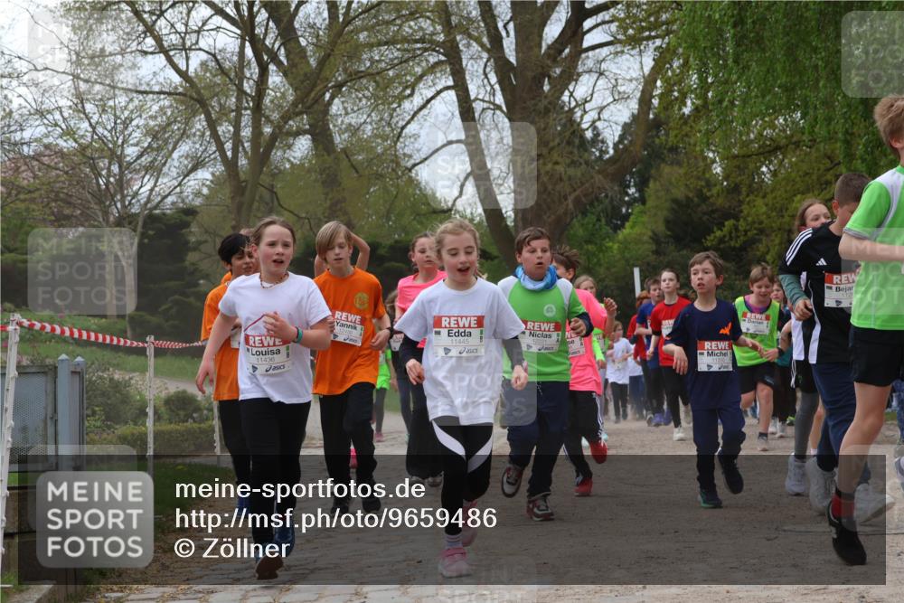 25.04.2026 - Das Zehntel Zöllner http://msf.ph/oto/9659486 25.04.2026 11:43:41 Laufen 11436, 12450, 11445, 11310, 1126 meine-sportfotos.de