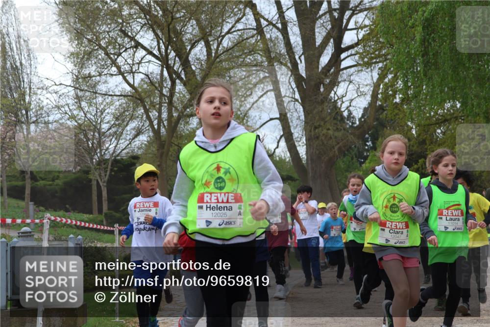 25.04.2026 - Das Zehntel Zöllner http://msf.ph/oto/9659819 25.04.2026 11:43:52 Laufen 1949, 12025, 1949, 12047, 11014 meine-sportfotos.de
