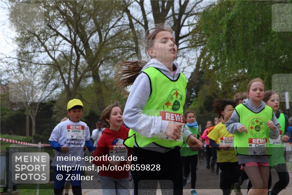 25.04.2026 - Das Zehntel Zöllner http://msf.ph/oto/9659828 25.04.2026 11:43:52 Laufen 12903, 10166, 1949, 12232, 1949, 12047 meine-sportfotos.de