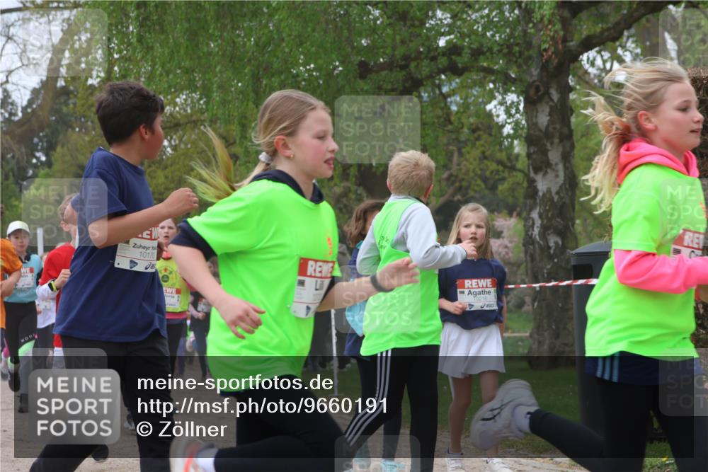 25.04.2026 - Das Zehntel Zöllner http://msf.ph/oto/9660191 25.04.2026 11:44:03 Laufen 2002, 10170, 10216 meine-sportfotos.de