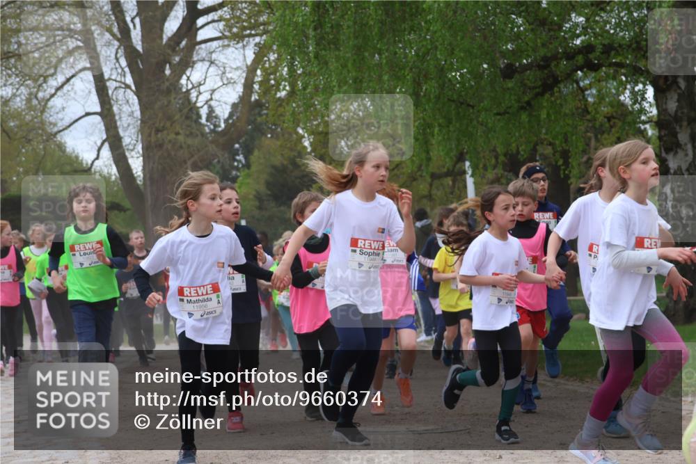 25.04.2026 - Das Zehntel Zöllner http://msf.ph/oto/9660374 25.04.2026 11:44:09 Laufen 11956, 11581, 11948 meine-sportfotos.de