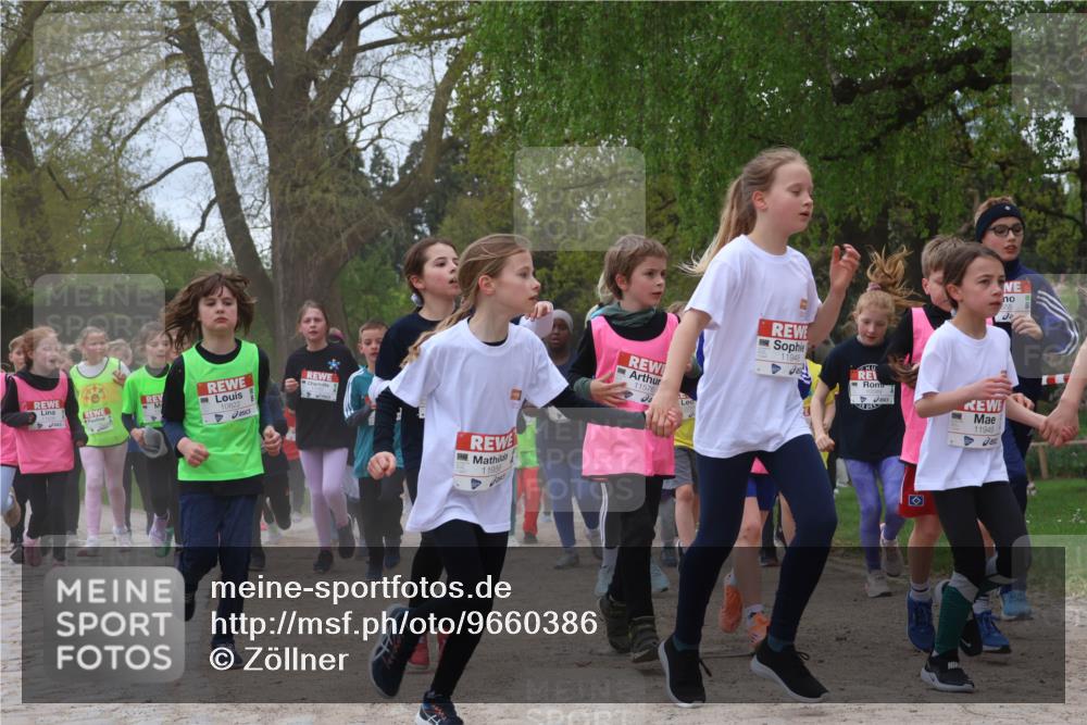25.04.2026 - Das Zehntel Zöllner http://msf.ph/oto/9660386 25.04.2026 11:44:09 Laufen 10822, 11956, 11576, 11948, 11949 meine-sportfotos.de
