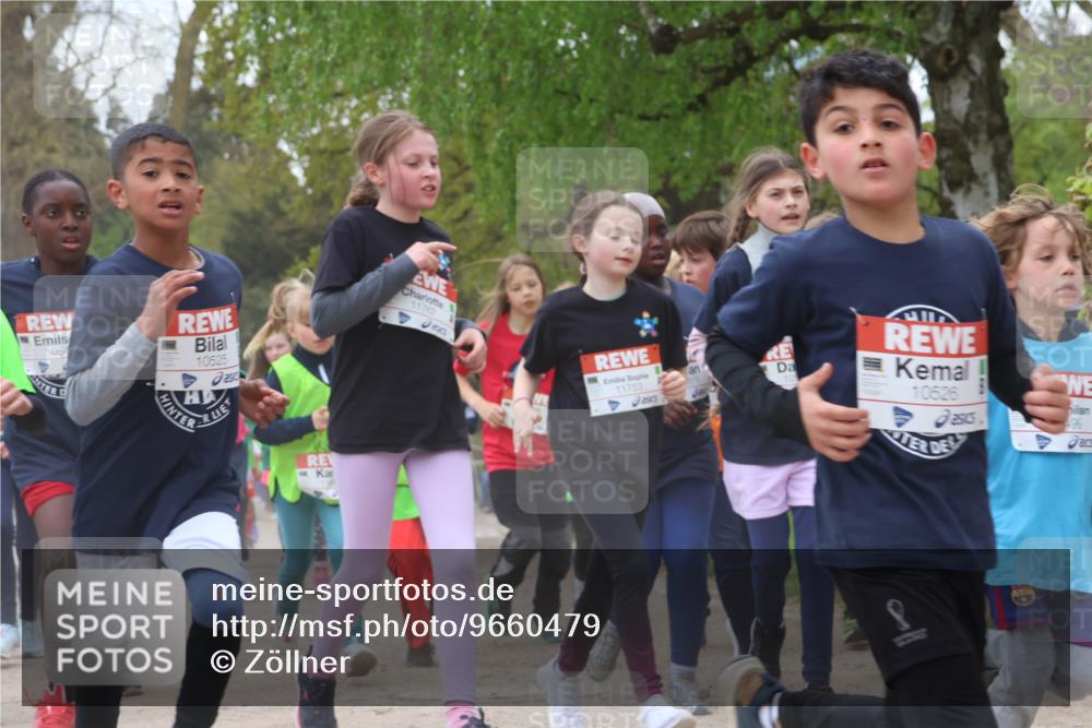 25.04.2026 - Das Zehntel Zöllner http://msf.ph/oto/9660479 25.04.2026 11:44:12 Laufen 1054, 10525, 11782, 11753, 10526, 99 meine-sportfotos.de