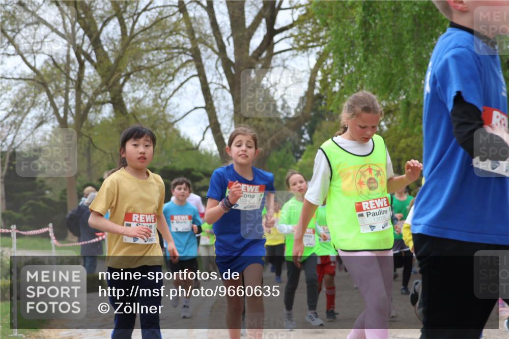 25.04.2026 - Das Zehntel Zöllner http://msf.ph/oto/9660635 25.04.2026 11:44:16 Laufen 10350, 1949, 12038 meine-sportfotos.de