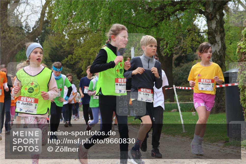 25.04.2026 - Das Zehntel Zöllner http://msf.ph/oto/9660830 25.04.2026 11:44:22 Laufen 1949, 12000, 1199, 13031, 11828 meine-sportfotos.de