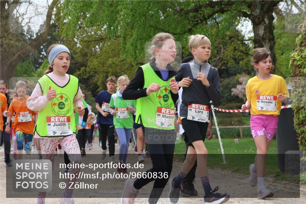 25.04.2026 - Das Zehntel Zöllner http://msf.ph/oto/9660836 25.04.2026 11:44:22 Laufen 1949, 12000, 1949, 11991, 13031, 11828 meine-sportfotos.de