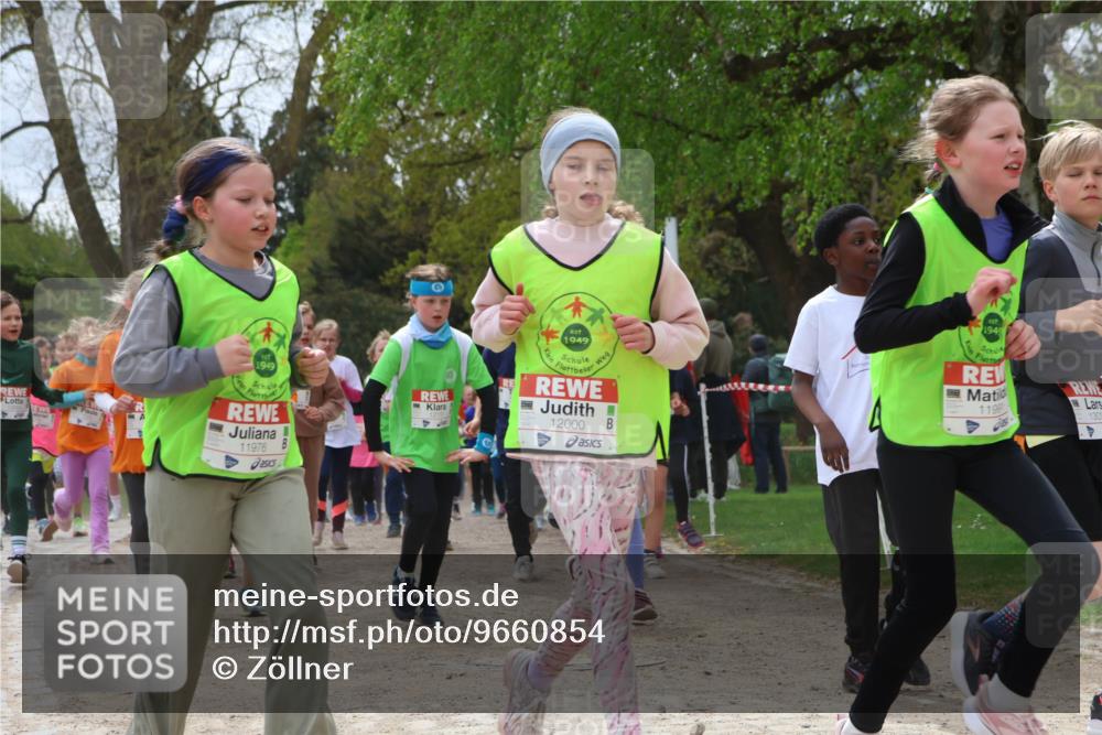 25.04.2026 - Das Zehntel Zöllner http://msf.ph/oto/9660854 25.04.2026 11:44:23 Laufen 1949, 11976, 1949, 12000, 1949, 1199, 1309 meine-sportfotos.de
