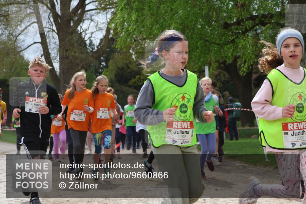 25.04.2026 - Das Zehntel Zöllner http://msf.ph/oto/9660866 25.04.2026 11:44:23 Laufen 11263, 1949, 11976, 1949, 12000 meine-sportfotos.de