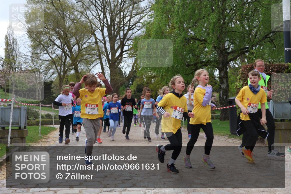 25.04.2026 - Das Zehntel Zöllner http://msf.ph/oto/9661631 25.04.2026 11:44:49 Laufen 40, 11824, 118 meine-sportfotos.de