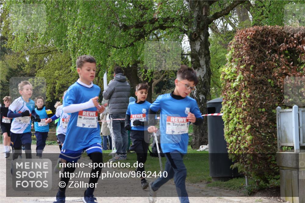 25.04.2026 - Das Zehntel Zöllner http://msf.ph/oto/9662440 25.04.2026 09:38:24 Laufen 6329, 6324 meine-sportfotos.de