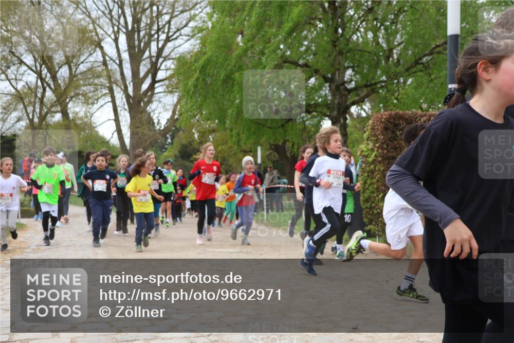 25.04.2026 - Das Zehntel Zöllner http://msf.ph/oto/9662971 25.04.2026 11:45:37 Laufen 10 meine-sportfotos.de