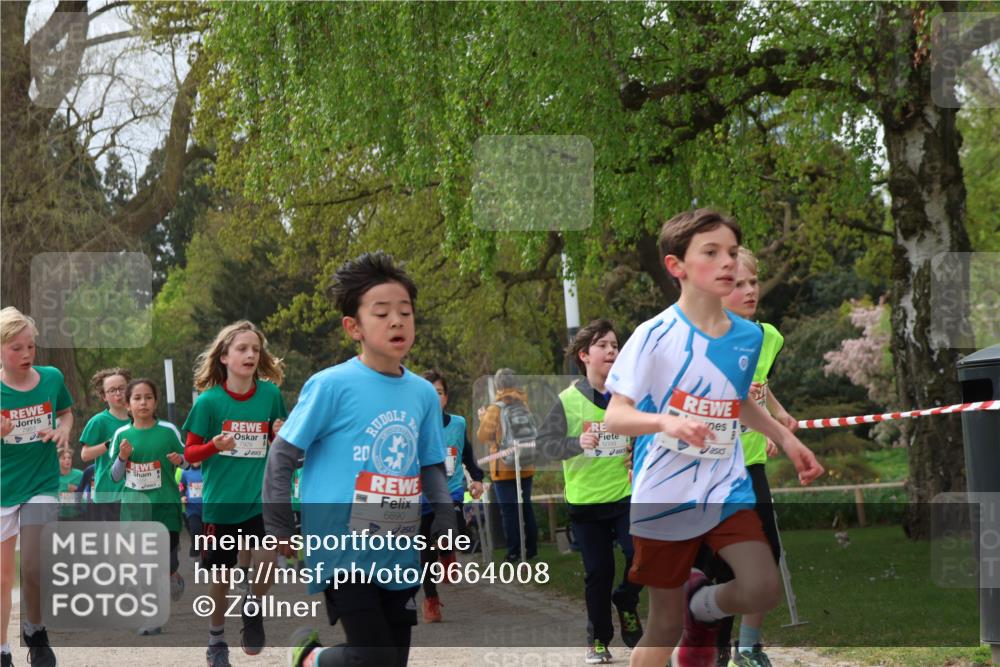 25.04.2026 - Das Zehntel Zöllner http://msf.ph/oto/9664008 25.04.2026 09:39:27 Laufen 7951, 19, 20, 6890 meine-sportfotos.de