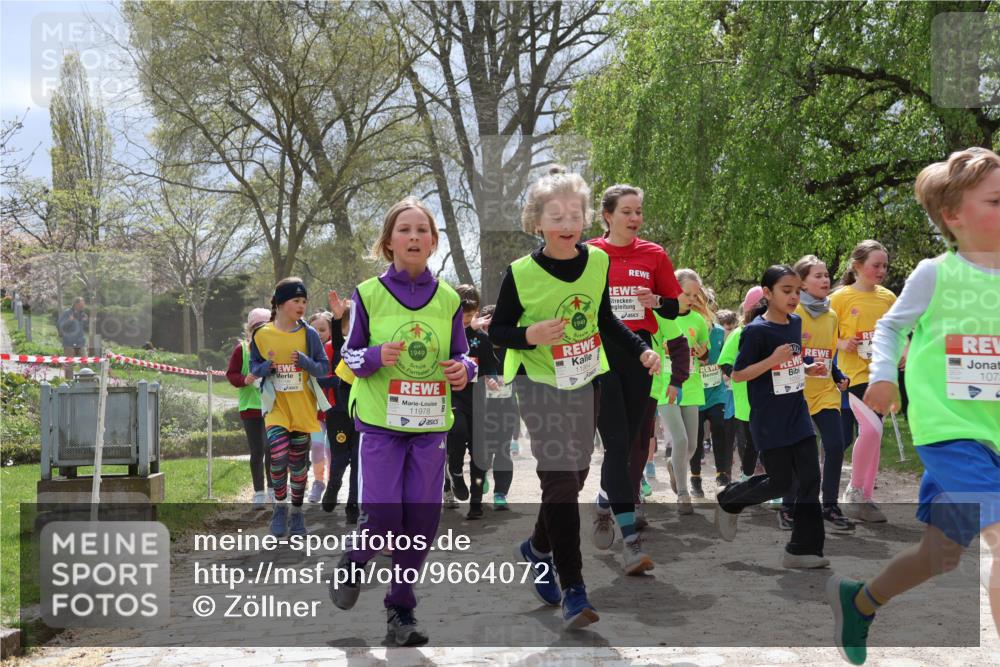 25.04.2026 - Das Zehntel Zöllner http://msf.ph/oto/9664072 25.04.2026 11:46:23 Laufen 1949, 11978, 11964, 1073 meine-sportfotos.de