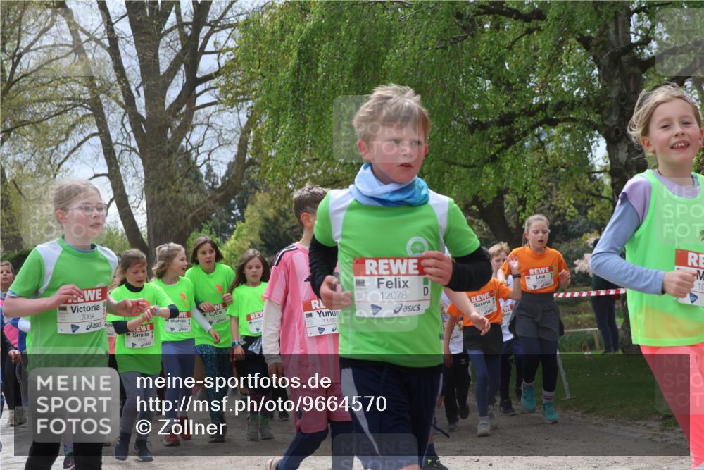 25.04.2026 - Das Zehntel Zöllner http://msf.ph/oto/9664570 25.04.2026 11:46:44 Laufen 12064, 11450, 12078, 10 meine-sportfotos.de