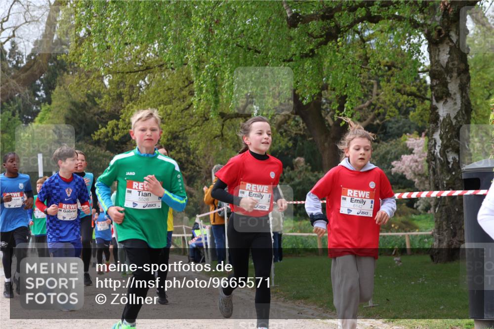 25.04.2026 - Das Zehntel Zöllner http://msf.ph/oto/9665571 25.04.2026 09:40:27 Laufen 8061, 5526, 6142 meine-sportfotos.de